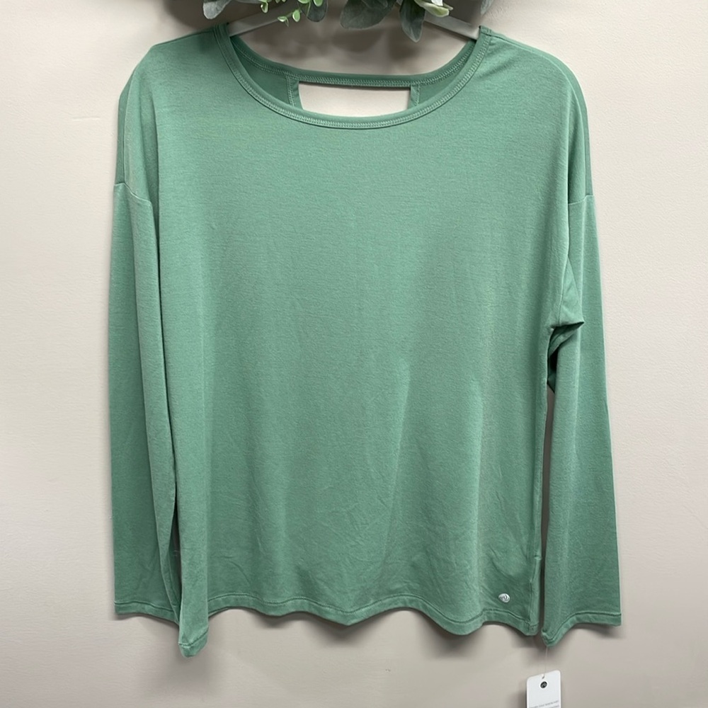NWT Apana Yoga Long Sleeve Top Back Cutout and Twist Detail Feldspar Green M